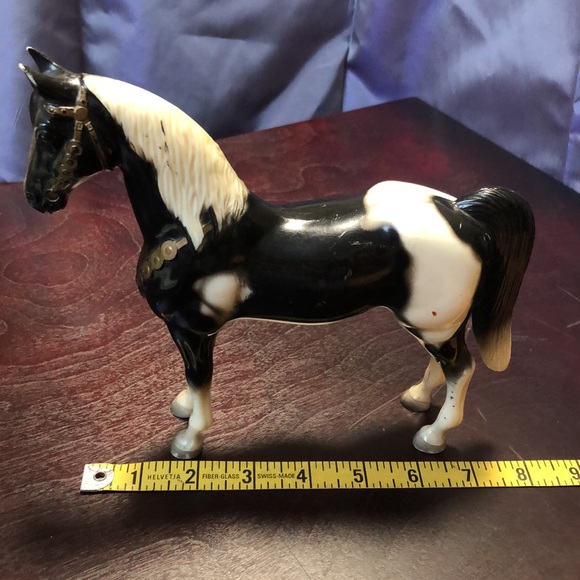 Heartland Horse Bridle Standing Plastic Model Black White Western Paint - Picture 4 of 7
